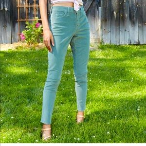 NWOT UNIVERSAL THREAD CORDUROY 4 BUTTON PANTS